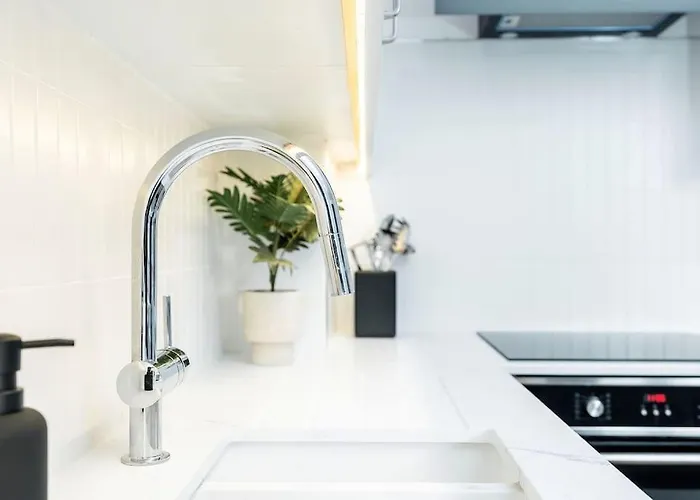 Granby Gem: Exquisite 3-bed Flat Daire *