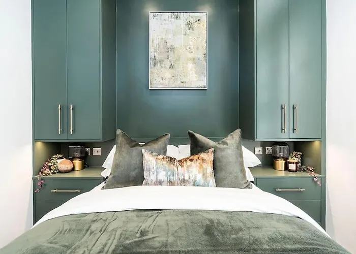 Granby Gem: Exquisite 3-bed Flat