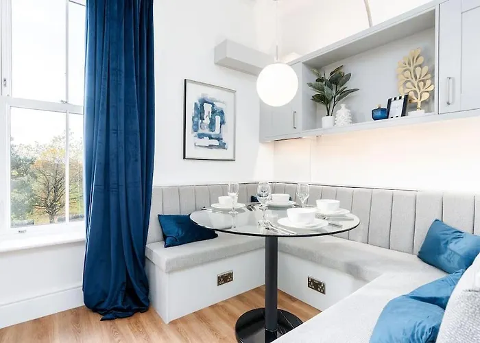 Daire Granby Gem: Exquisite 3-bed Flat