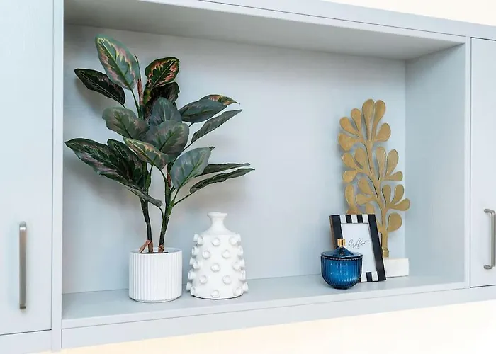 Granby Gem: Exquisite 3-bed Flat