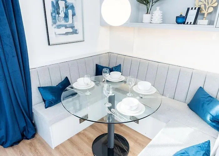 Granby Gem: Exquisite 3-bed Flat *