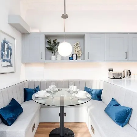 Granby Gem: Exquisite 3-bed Flat Διαμέρισμα Χαρογκέιτ