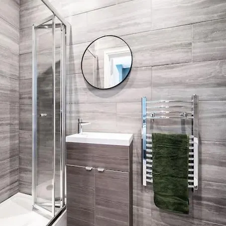 Granby Gem: Exquisite 3-bed Flat Διαμέρισμα Χαρογκέιτ